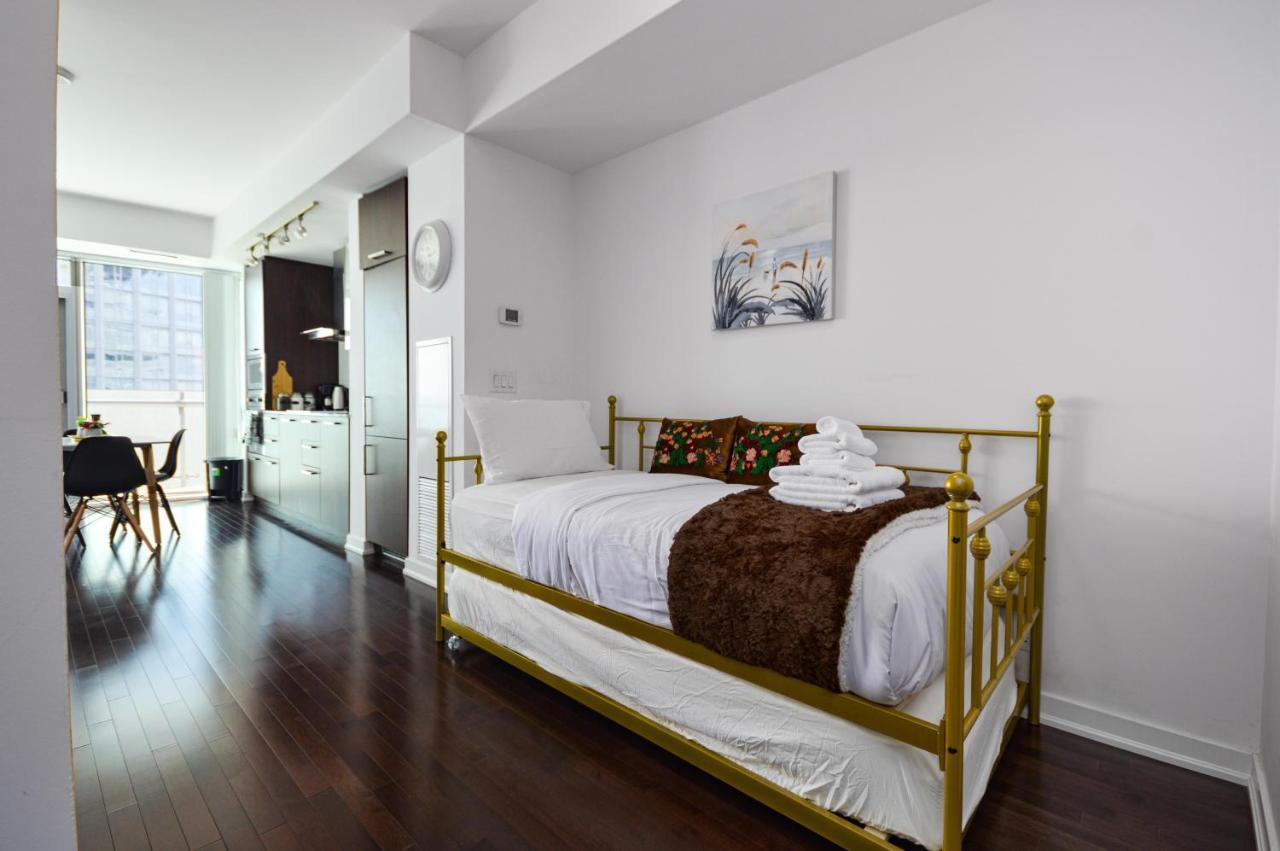 Downtown Toronto Condo Near Cn Tower, Mtcc, Rogers Center , Union Station Exterior photo