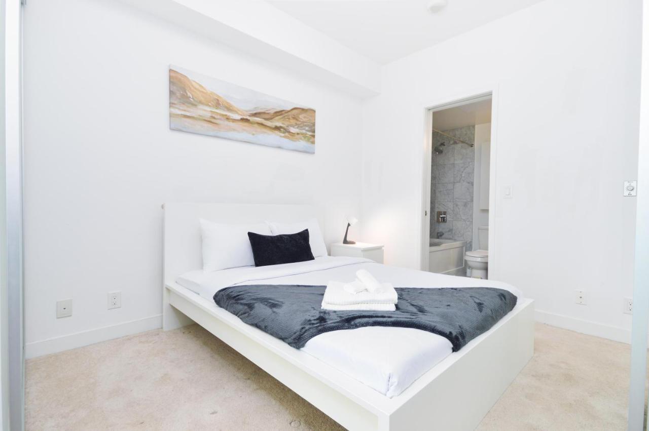 Downtown Toronto Condo Near Cn Tower, Mtcc, Rogers Center , Union Station Exterior photo