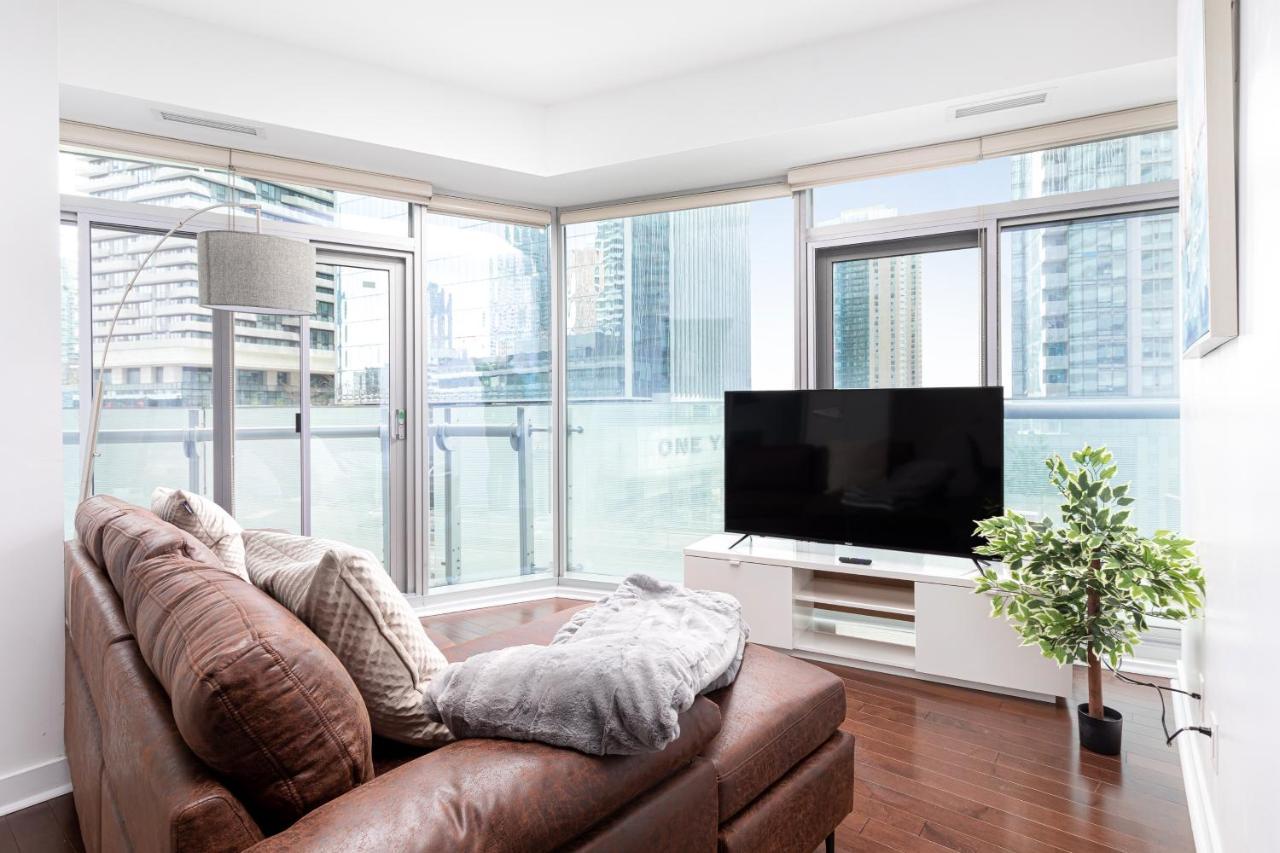 Downtown Toronto Condo Near Cn Tower, Mtcc, Rogers Center , Union Station Exterior photo